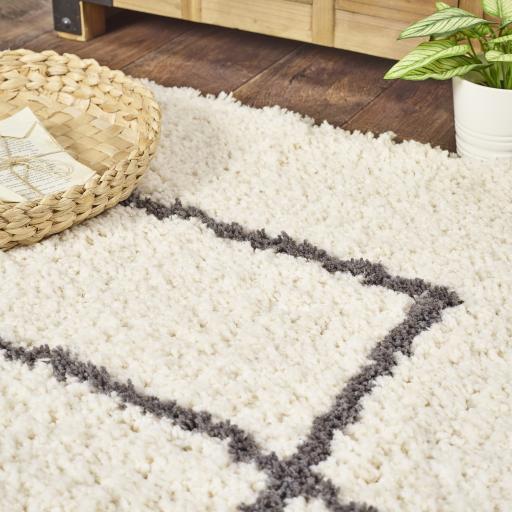 Shaggy Rug-Maraco 4-White Grey-Detail.jpg