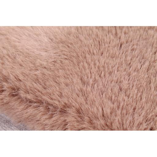 Luxe Fur Beige closeup.jpg