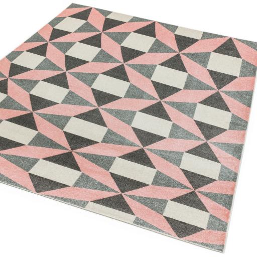 Colt Fan Geometric CL15 Rug in Pink Medium 120x170 cm