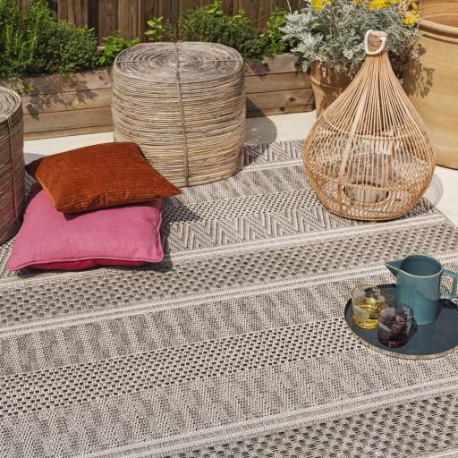 Varanda Stripe Geometric Indoor Outdoor Rug in Natural