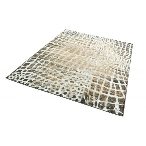 Quantum Giraffe Print QU02 High Shine Rug in Beige Brown