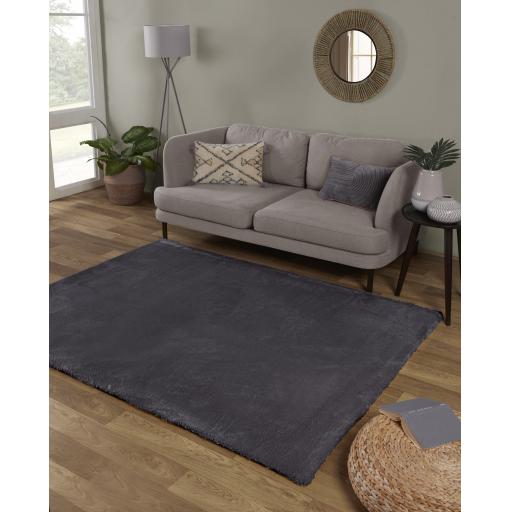 Lulu Plain Extra Soft Shaggy Rug in Charcoal