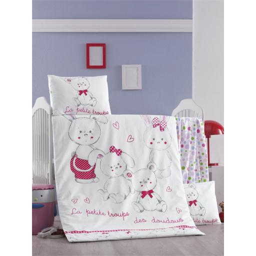 VH-100x150TR-RNF-Duvet-Family#1.jpg