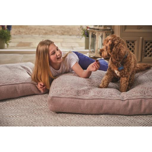 Dog Bed Pink L2.jpg