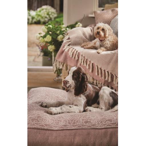 Dog Bed Pink L1.jpg