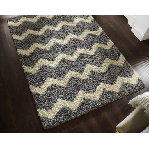 Nordic Taurus Zig-Zag Pattern Soft Shaggy Grey Rug in Small 80x150 cm (2'6"x5')