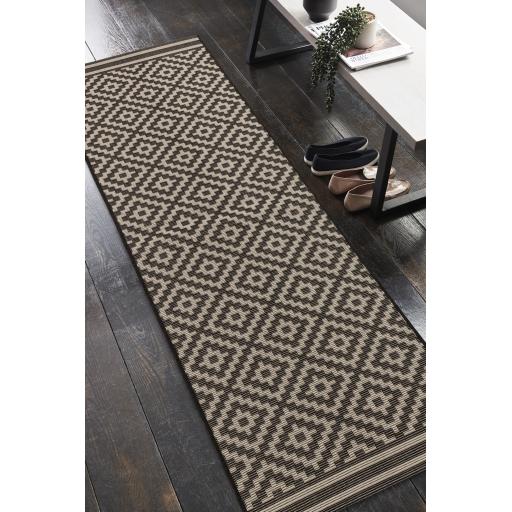 Patio PAT12 Diamond Mono Runner LS_1.jpg