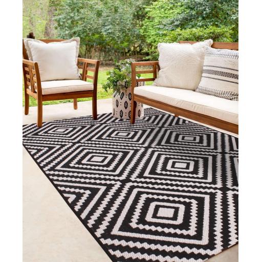 Big Diamond Outdoor Rug for Garden Patio Picnic Travel Indoor Kitchen Summer Breeze White Black Rug