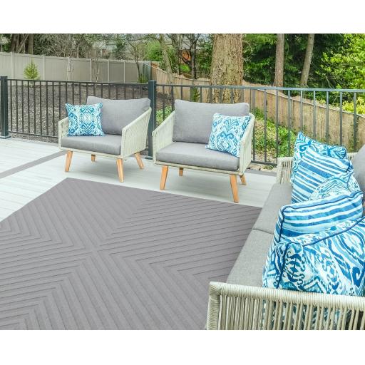 Antibes Indoor Outdoor AN07 Plain Light Grey Arrow Rug in Medium Size 120x170 cm