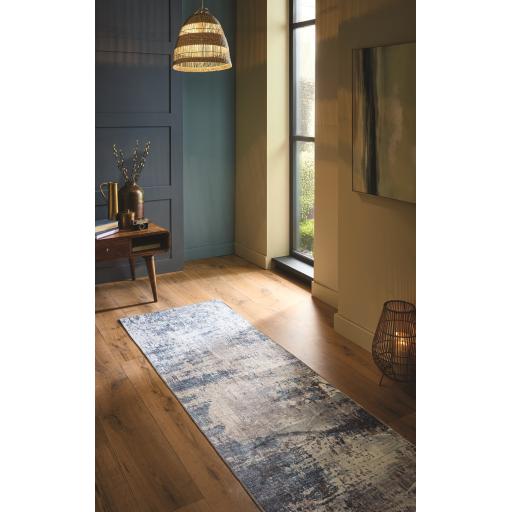 Arctic Scape Ice Runner Lifestyle 67x200.jpg