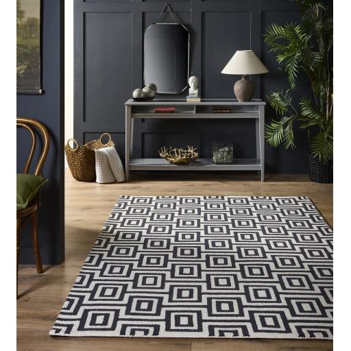 Origins Labyrinth Wool Hand Tufted Rug in Black/White