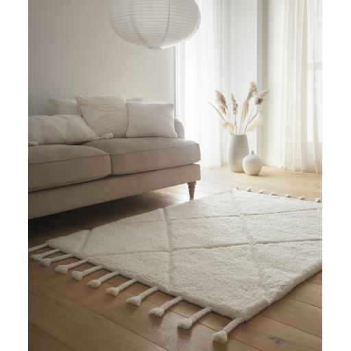 Origins Berber Thick Pile Wool Plush Diamond Pattern Fringed Rug in Ivory