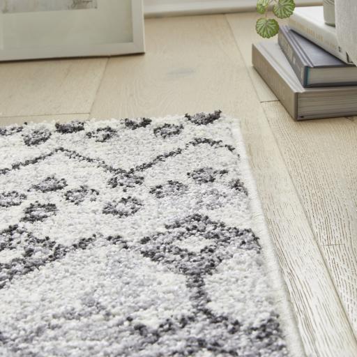 SOM104 WHITE ANTHRACITE SOCIAL 2.jpg