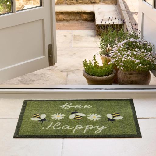 Daisy-Bee-Mat-Doorway-Lifestyle_2048x.jpg