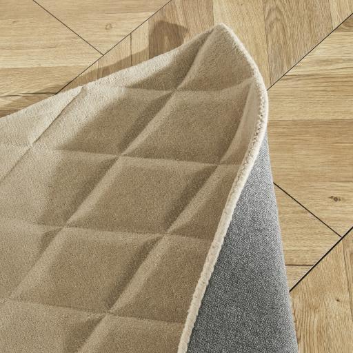 PR-103 DIAMONDS TAUPE CORNER.jpg