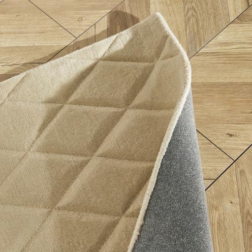 PR-103 DIAMONDS BEIGE CORNER.jpg