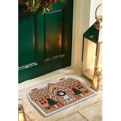 ChristmasGingerbreadCottageCoirL_01_2048x - Kopya.jpg