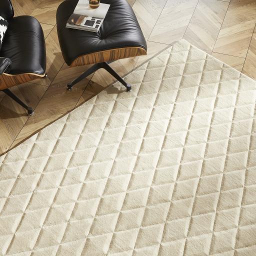 PR-103 DIAMONDS BEIGE CLOSER.jpg
