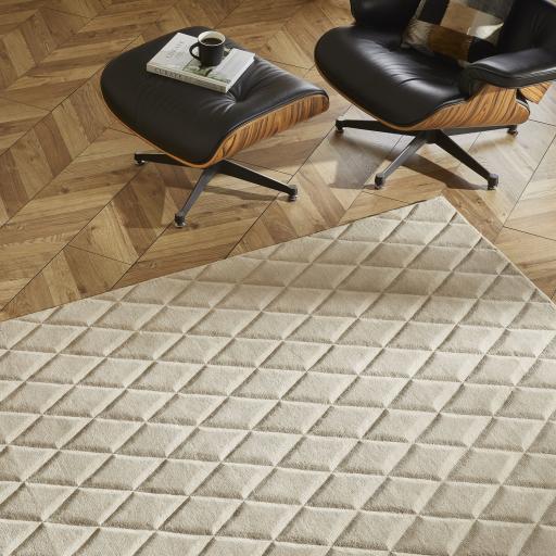 PR-103 DIAMONDS TAUPE CLOSER.jpg
