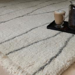 azera_lineal_rug_cl_sq.jpg