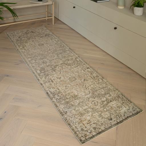 Heriz HE02 Serapi Green Runner LS SQ.jpg