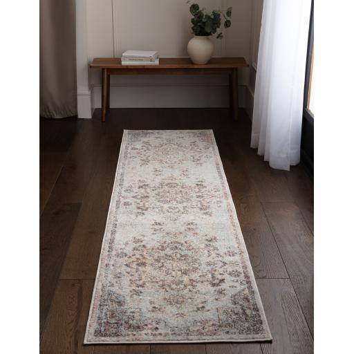 Flores FR05 Ester Runner LS Next.jpg