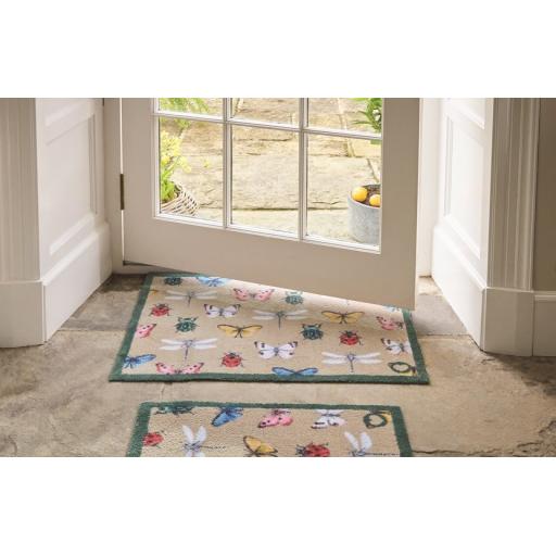 Bugs and Butterflies Beige L1 - Kopya.jpg