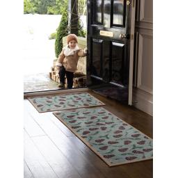 Pinecones Mat Runner L_01.jpg