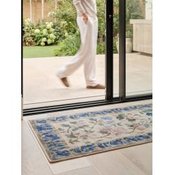 The Lady Rose Runner L_02 Lady.jpg