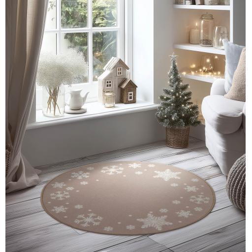 Natural-Snowflake-Christmas-Tree-Circle-Lifestyle_2048x - Kopya.jpg