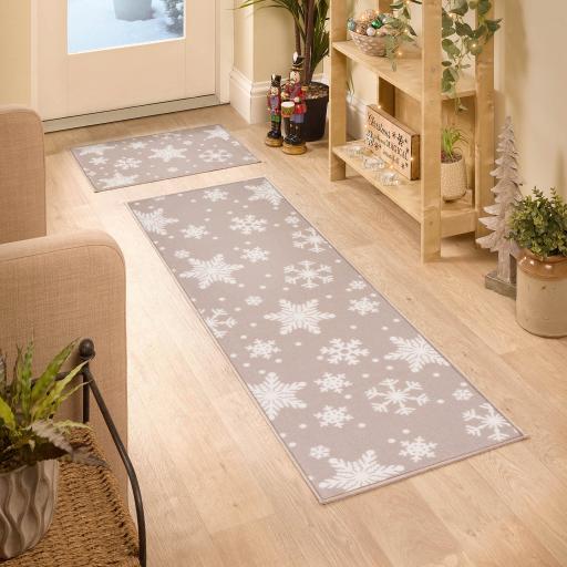 Natural-Snowflake-Runner-Mat-Lifestyle_2048x.jpg