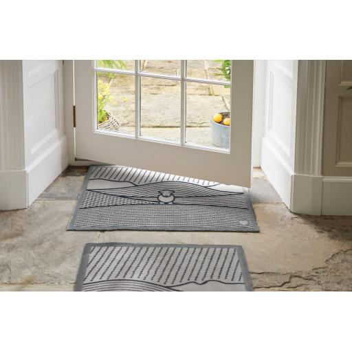 Herdy Line Mat Doorway L_01.jpg