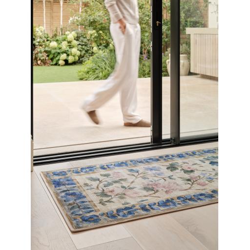 The Lady Rose Runner L_02 Lady.jpg