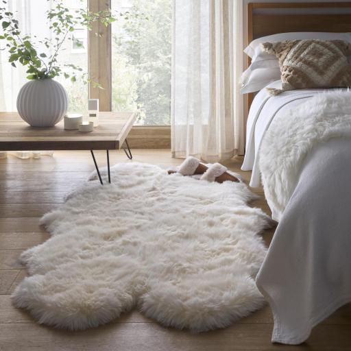 imgi_62_Sheepskin-Rug-Natural-Quad-Lifestyle_01_e6b7b7dd-237c-47d5-a6a8-30698c0d97b1.jpg