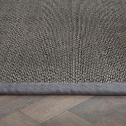Dark Grey Runner Detail.jpg