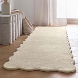 Scalloped-Elsie-Cream-Runner-Lifestyle_01.jpg