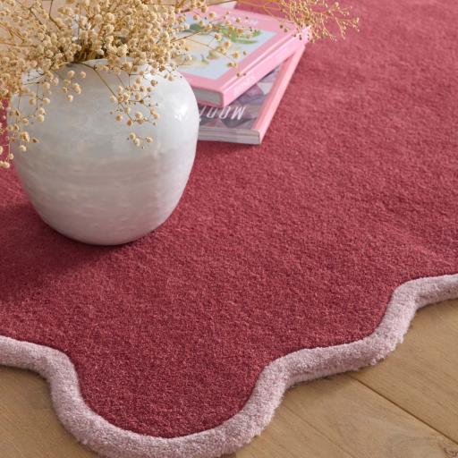 Scalloped-Elsie-Coral-Lilac-Runner-Detail_01.jpg