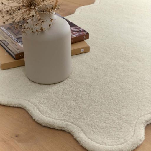 Scalloped-Elsie-Cream-Runner-Detail_01_2048x.jpg