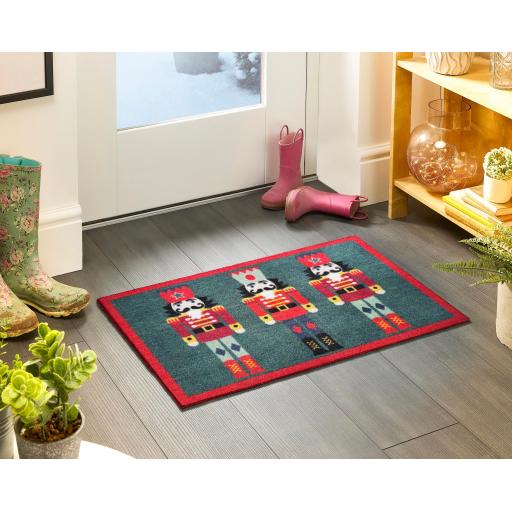 My-Nutcracker-Mat-Lifestyle_397c91de-87e6-471c-80a4-7faec0f51cd5_2048x - Kopya.jpg