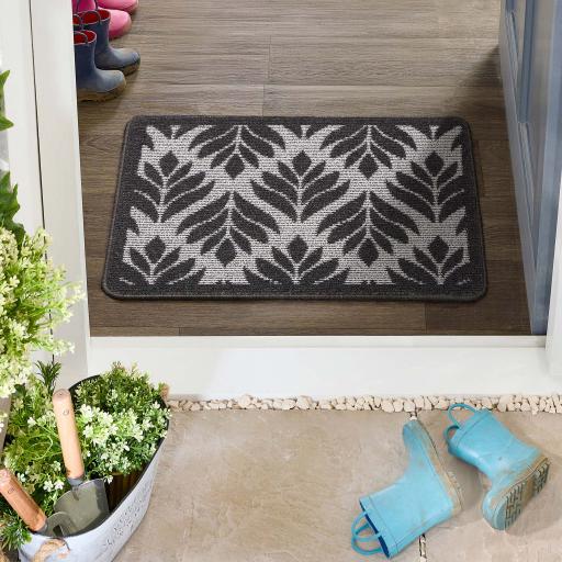 Leaf-Silver-_-Charcoal-Mat-50x75-Lifestyle_01.jpg