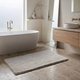 super_snug_washable_light_grey_runner_sq_2048x.jpg