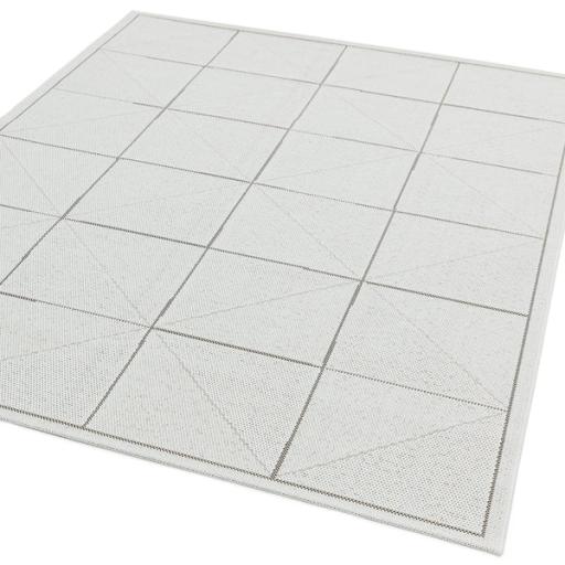 pat06_ivory_check_rug_1_600x.jpg