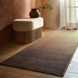 Horizon-Brown-Ombre-Runner-Lifestyle_01_2048x.jpg