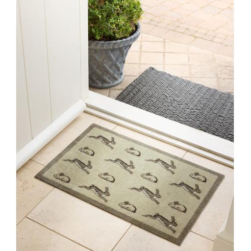 Rabbits & Hares Mat L_02.jpg